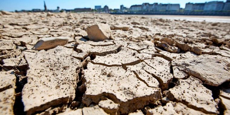 Die-Duerre-ist-sogar-aus-dem-Weltall-zu-sehen_big_teaser_article