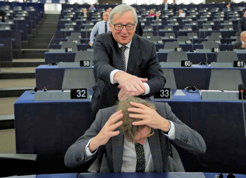 Juncker wuschelt_2