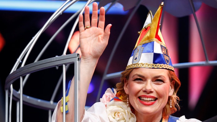 julia-kloeckner-108~