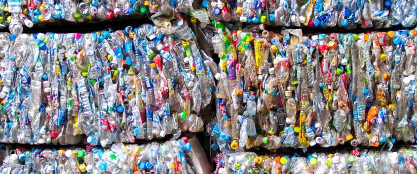 Plastik-im-Meer-Kunststoffschrott-1500x630