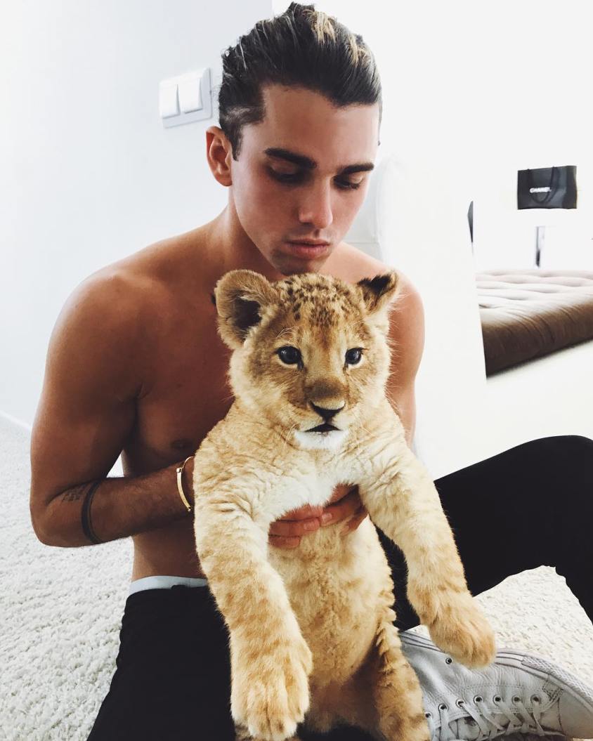 19424868_114732662473193_2829698413665189888_n