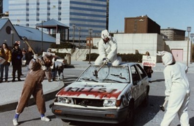 1Aktion-General-Motors-Crash-Test-mit-lebenden-Tieren-01-c-PETA-USA