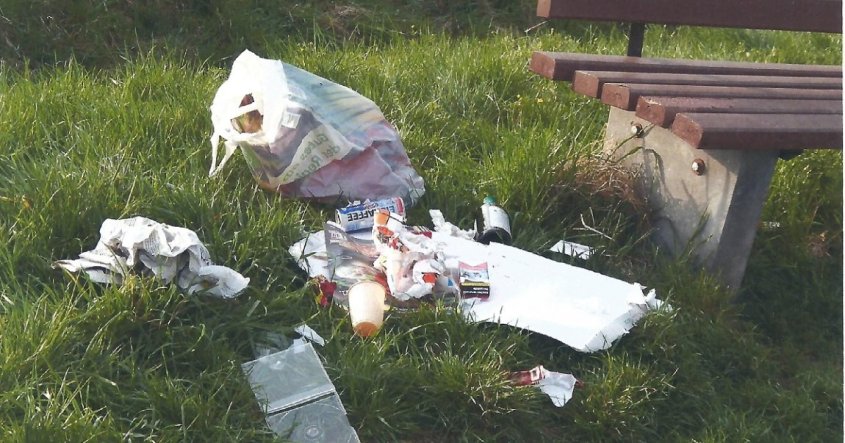 müll in Parkplatzpg