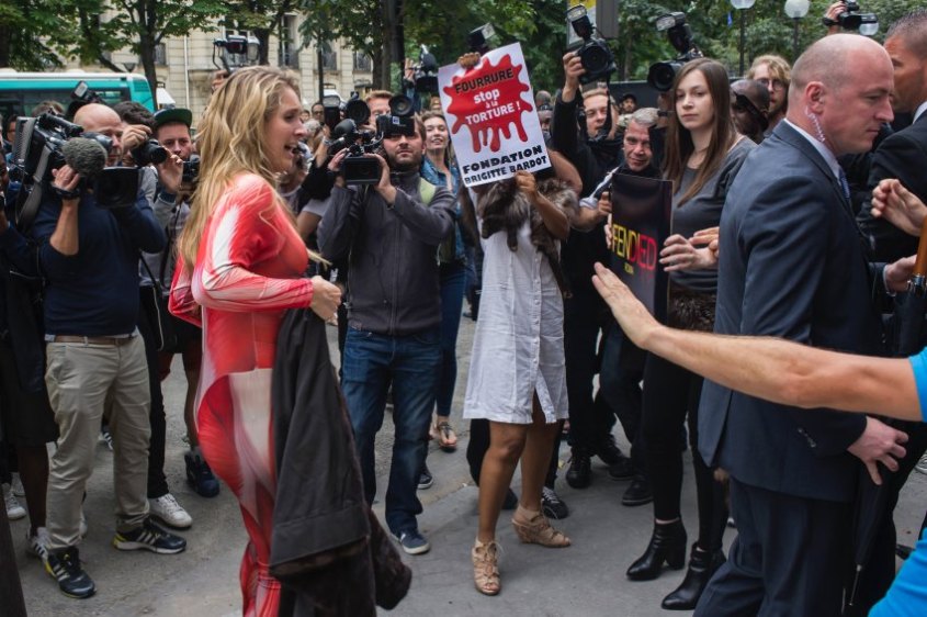France Fendi Protest