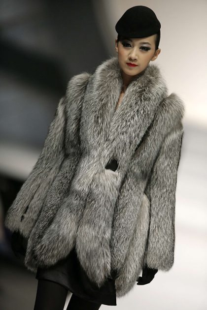 pelz_modell_fullsize_lagerfeldjpg