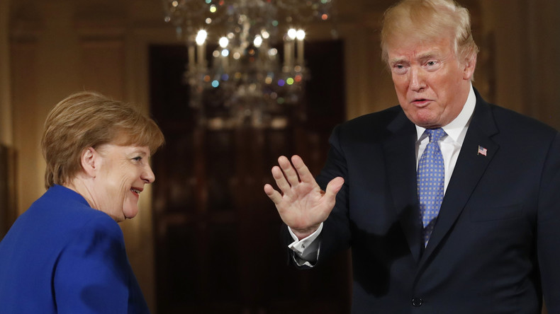 Foto mit Merkel und Trump