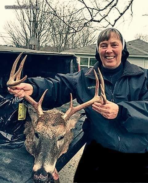 nonne mit totem Elchjpg